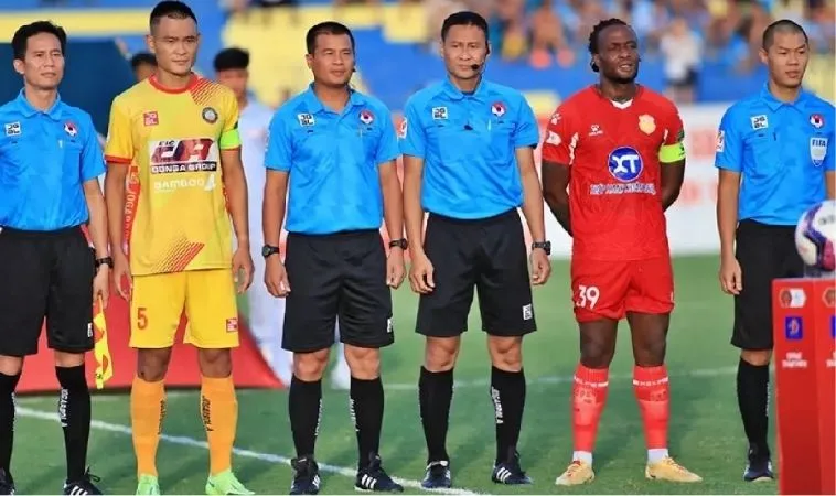Vai trò của trọng tài trong bóng đá
